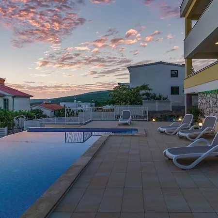 Stunning In With 4 Bedrooms, Wifi&outdoor Swimming Pool Appartement *