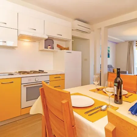 Stunning In With 4 Bedrooms, Wifi&outdoor Swimming Pool Appartement