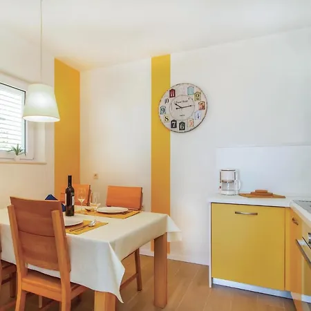 Appartement Stunning In With 4 Bedrooms, Wifi&outdoor Swimming Pool *