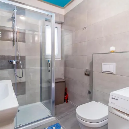 Appartement Stunning In With 4 Bedrooms, Wifi&outdoor Swimming Pool *