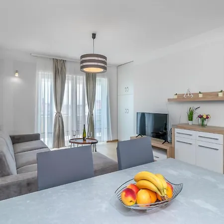 Stunning In With 4 Bedrooms, Wifi&outdoor Swimming Pool Appartement
