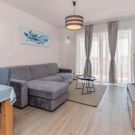 Stunning In With 4 Bedrooms, Wifi&outdoor Swimming Pool Jadranovo