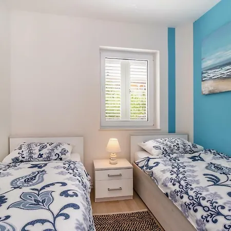 Stunning In With 4 Bedrooms, Wifi&outdoor Swimming Pool Appartement *
